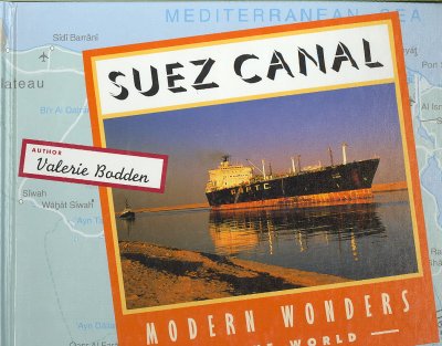 Suez Canal / Valerie Bodden.